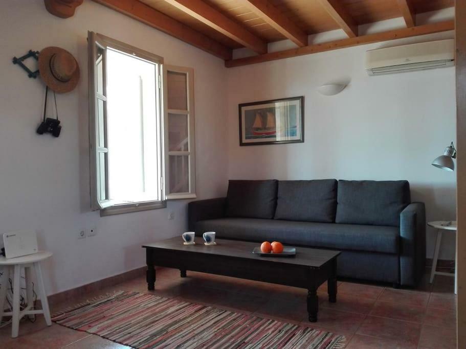Вілла Sunny House With Amazing View For 4+2 Persons Плака Екстер'єр фото